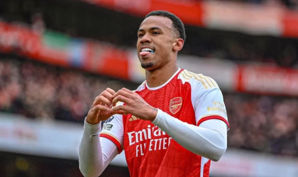 9. Gabriel Magalhaes (Arsenal và Brazil)
