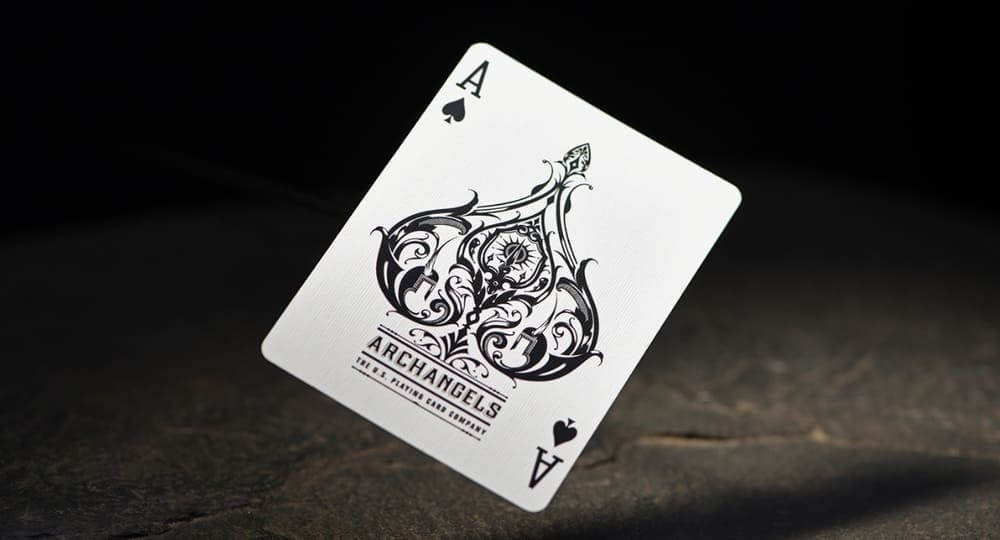 1. Quân Át Bích (Ace of Spades) - Mùa đông